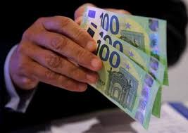 مساعدة جديدة بقيمة 500 يورو للشباب العاطلين عن العمل في فرنسا