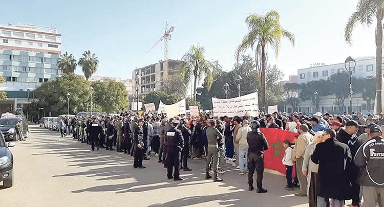 مدينة القنيطرة على صفيح ساخن والسكان يحملون مسؤولية فوضى النقل للرباح