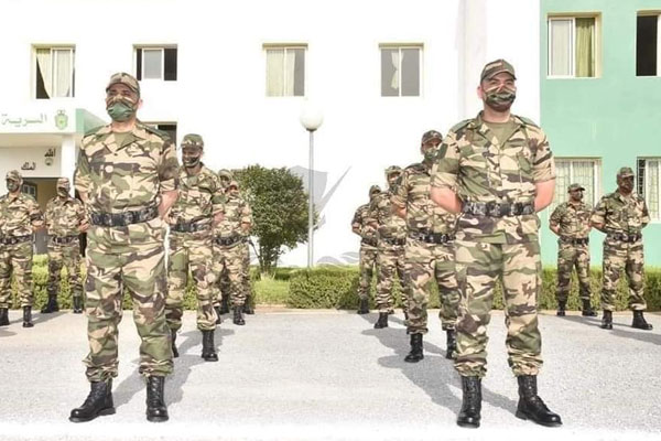زي جديد لعناصر الجيش البري والجوي والبحري