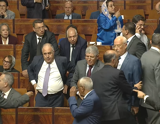 توتّر وصراخ في جلسة مجلس النواب: مواجهات حادة بين رئاسة المجلس والمعارضة حول غياب الوزراء